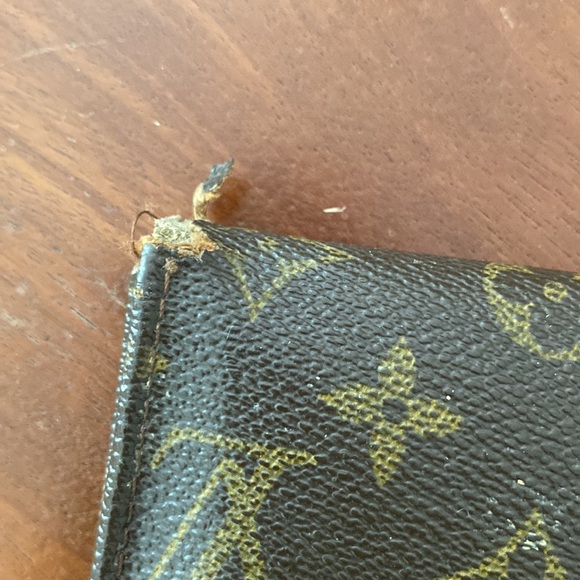 Louis Vuitton Vintage Wallet - Picture 7 of 10